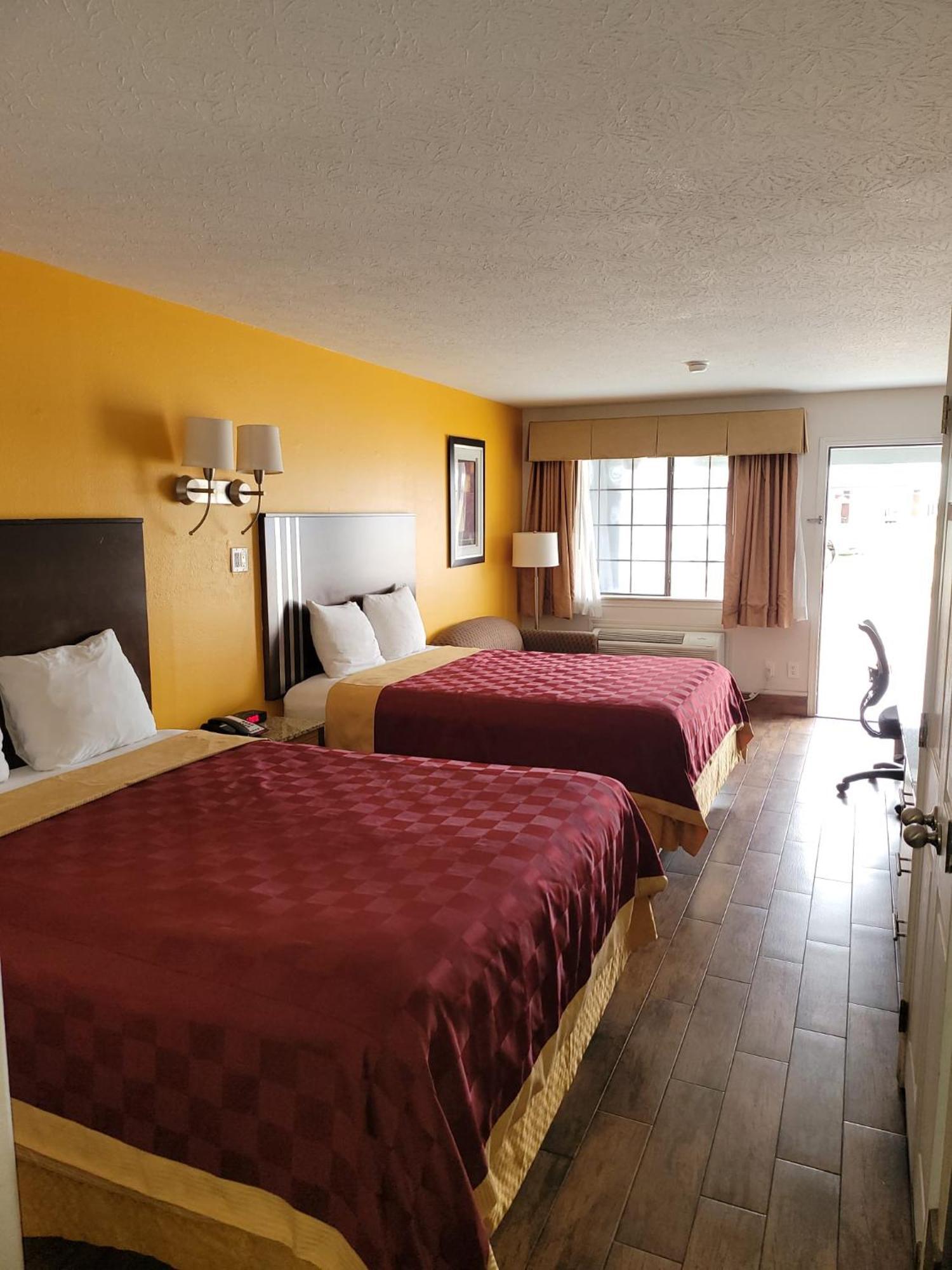Texas Inn And Suites Raymondville Exterior photo